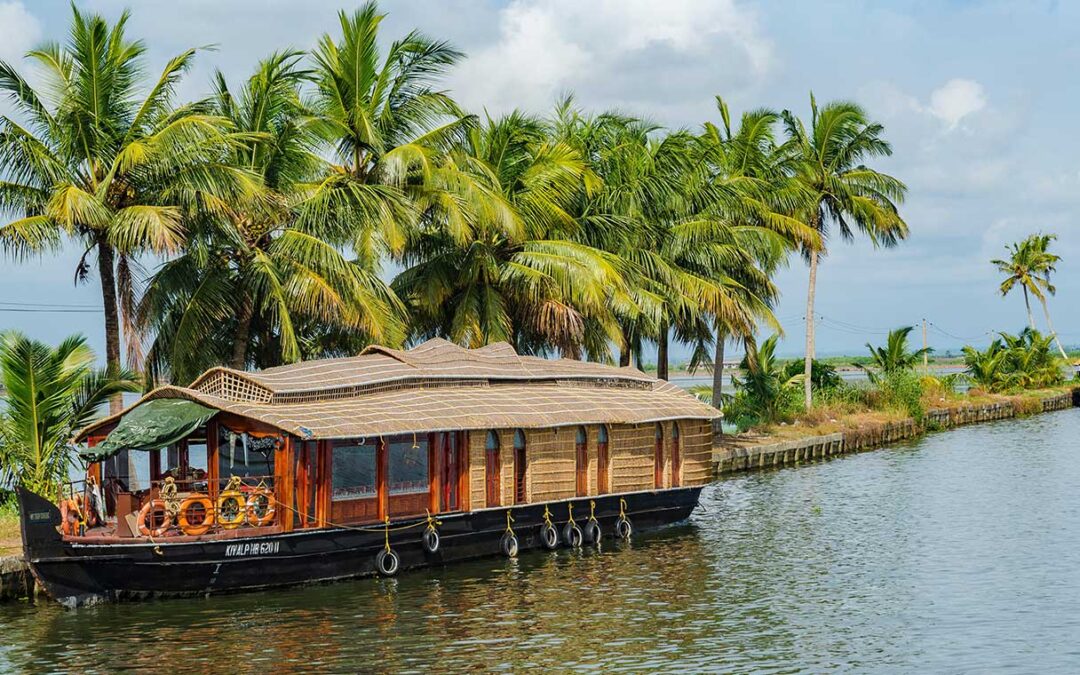 Explore Kerala – Houseboats and Backwaters
